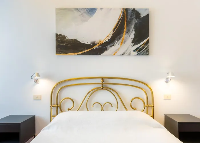 - " Wood & Harmonies " - Luxury Right Next To The Metro * Rome